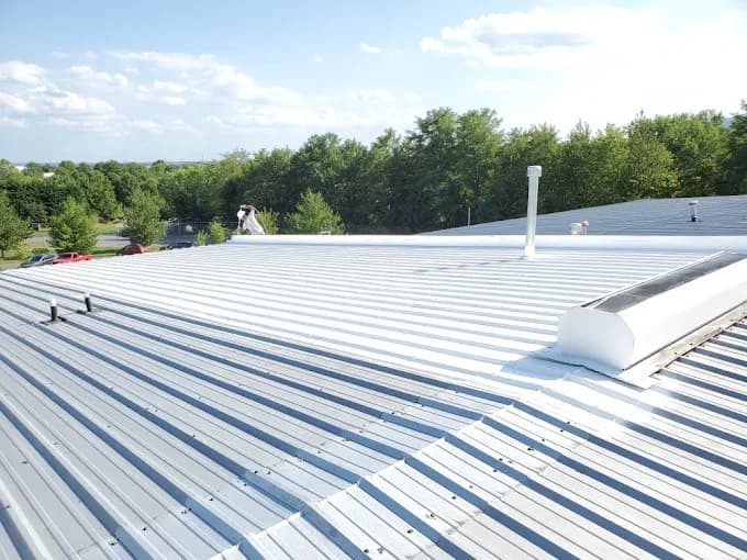 Commercial Roof Repair - Professional roofing service